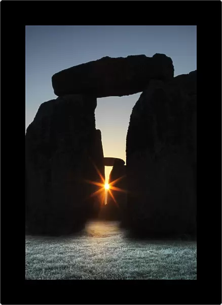 Stonehenge dawn DP149757