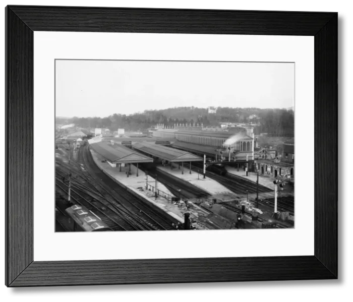Framed Print : Print of Exeter St Davids Station, Devon, c. 1914 Framed Print : Print of Exeter St Davids Station, Devon, c. 1914