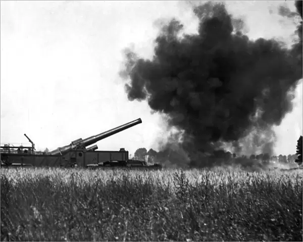 Rail-mounted gun in action, Western Front, WW1