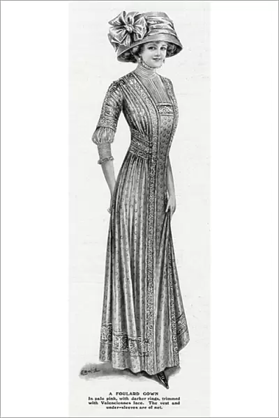 Woman wearing foulard gown 1909