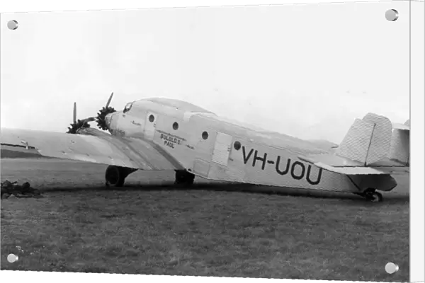 Junkers G 23 (aft, on the ground) -VH-UOU