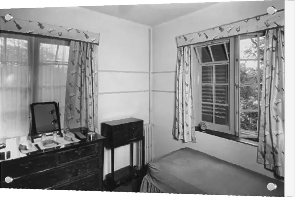 Jazzy Curtains 1930S