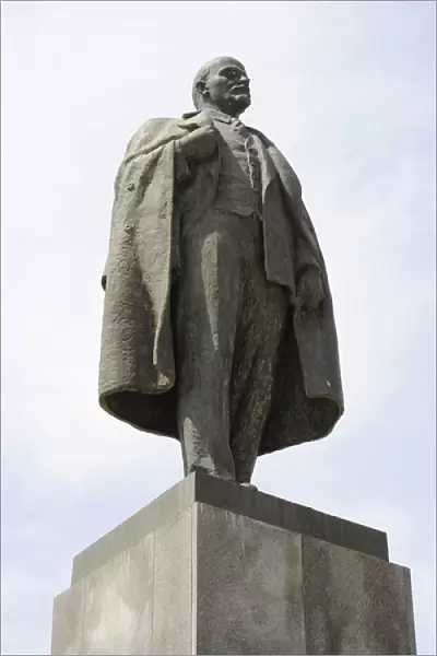Vladimir Ilyich Lenin (1870-1924). Monument. Kerch