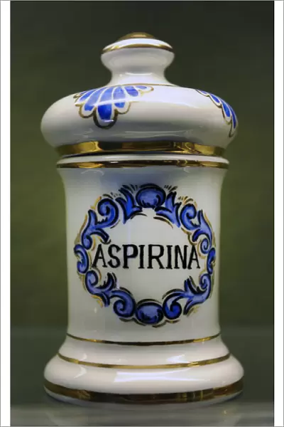 Pharmaceutical jars for storing Aspirina and Bicarbonat