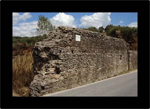 REPUBLIC OF ALBANIA. Stretch of wall between Saranda and Mes