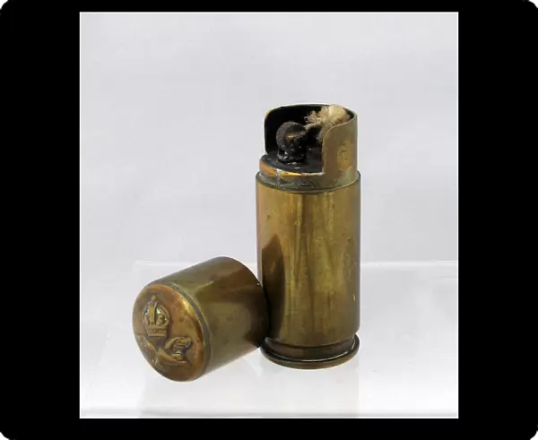 Second World War Trench Art lighter - a 20 mm shell