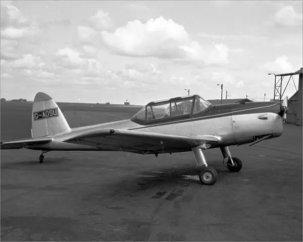 de Havilland DHC-1 Chipmunk G-AOSU