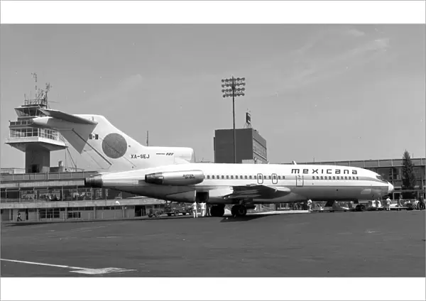 Boeing 727-64 XA-SEJ
