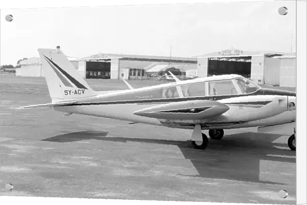 Piper PA-30 Twin Comanche B 5Y-ACV