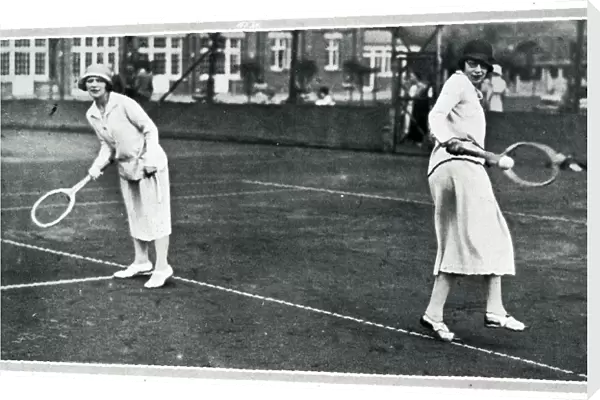 Norah Blaney & Gwen Farrar playing tennis