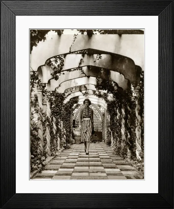 Framed Print : Roof Garden of Derry and Toms, Kensington Print 1938 Framed Print : Roof Garden of Derry and Toms, Kensington Print 1938