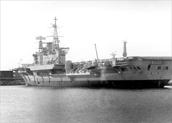 HMS Warrior R31