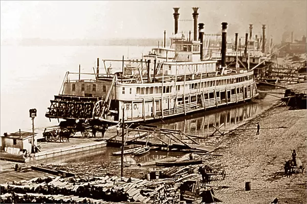 Paddle steamers on the Mississippi River at Memphis, USA