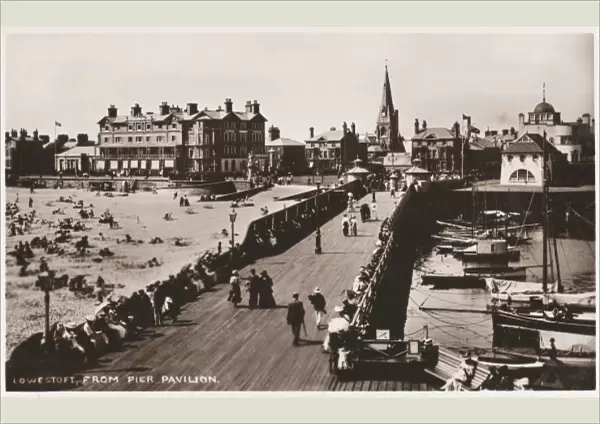 Lowestoft  /  Pier 1908