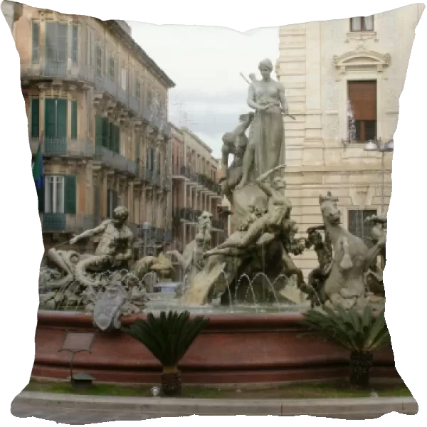 Fountain of Diana and the Banco di Sicily, Syracuse, Sicily