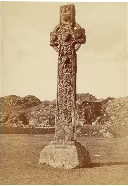 Scotland  /  Iona Cross