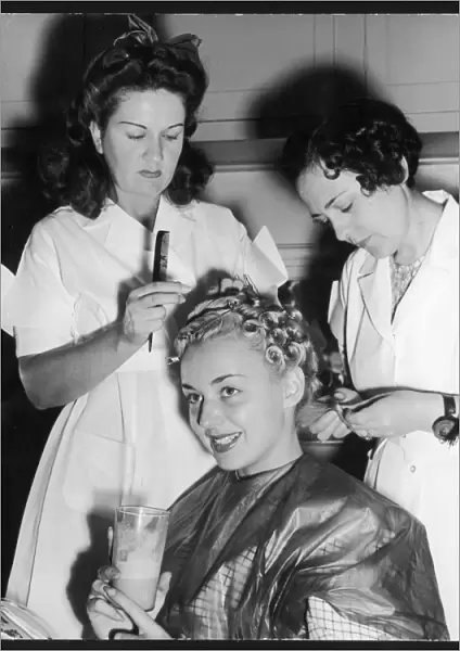 Anne Shirley  /  Hairdresser