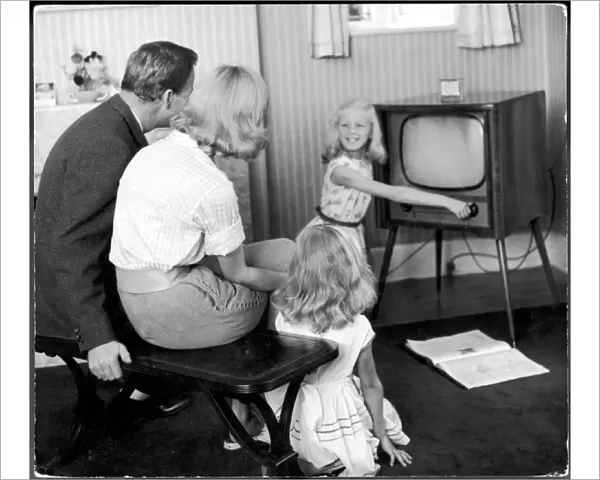 Family Watching Tv  /  1950S