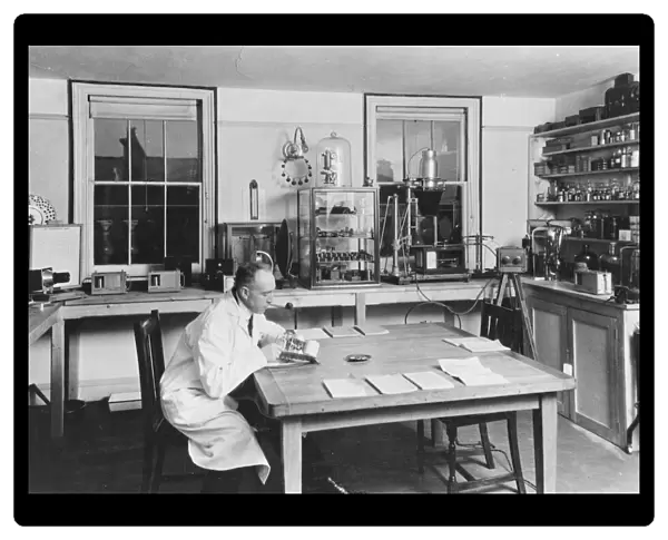 Harry Price in Lab