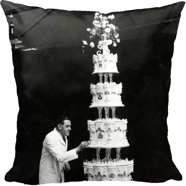 Royal Wedding 1947 - the cake