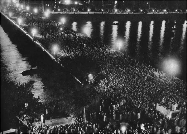 Fireworks and crowds, Westminster Bridge, Coronation 1953