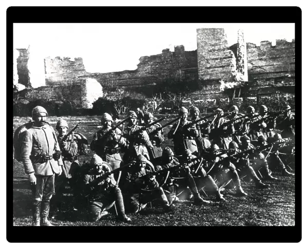 Turkish infantry drilling, Yedikule, Turkey, WW1