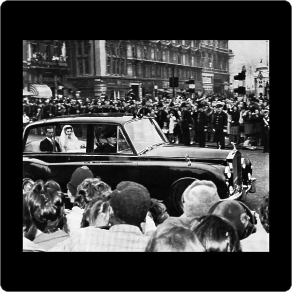 Royal Wedding 1963 - bride arrives at the Abbey