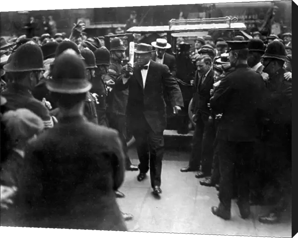 Jack Johnson, boxer, going to court, London