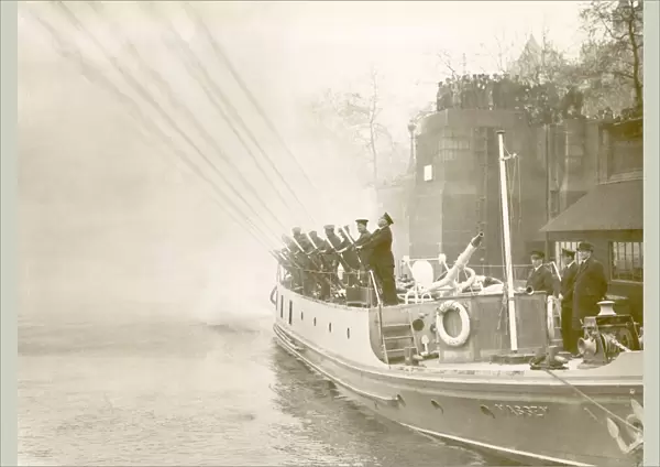 LCC-LFB fireboat Massey Shaw demonstrates pumping