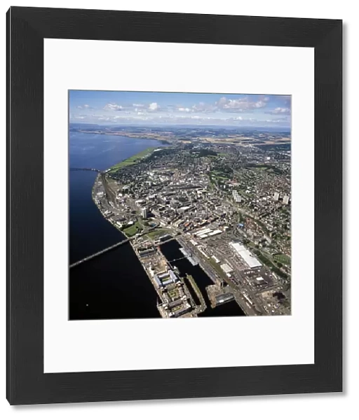 Aerial image of Scotland, UK: Dundee City, the fourth-largest city in Scotland, on the north bank of the River Tay's estuary, Lowlands, Scotland