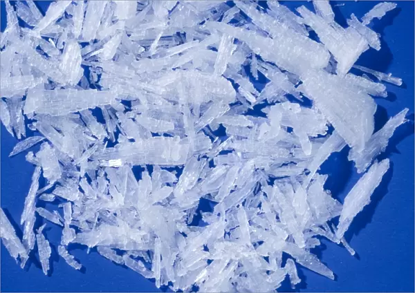 Potassium nitrate crystals