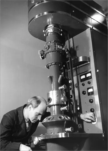 Early electron microscope