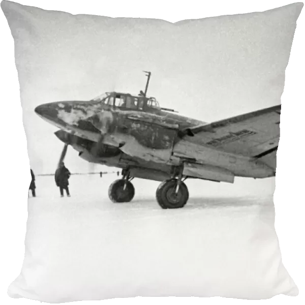 Soviet Pe-2 bomber and pilot, 1944