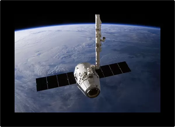SpaceX Dragon capsule at the ISS C016  /  4215