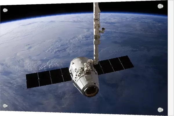 SpaceX Dragon capsule at the ISS C016  /  4215