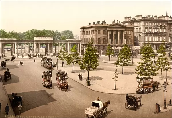 Hyde Park Corner, London, 1890s C015  /  0875