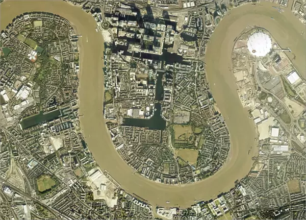 Isle of Dogs, aerial photograph C016  /  9934