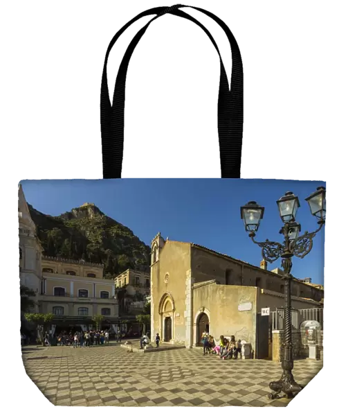 The 13th century Duomo and Piazza IX April on Corso Umberto in this popular NE tourist town, Taormina, Catania Province, Sicily, Italy, Mediterranean, Europe