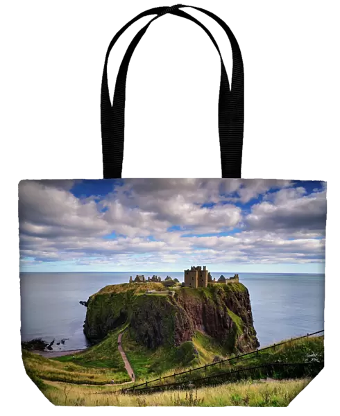 Dunnottar Castle outside of Stonehaven, Aberdeenshire, Scotland, United Kingdom, Europe