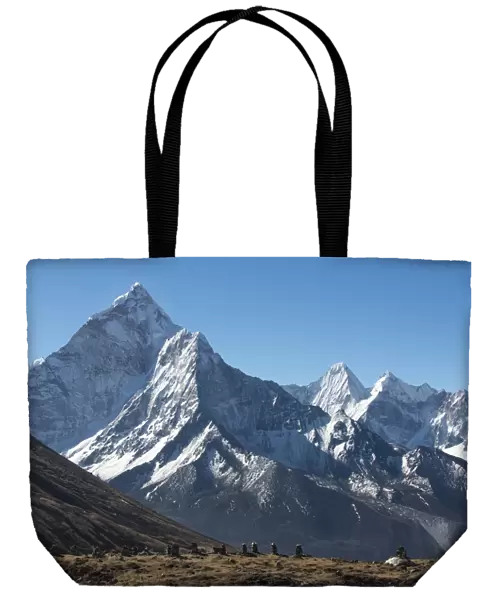 Ama Dablam, 6812m, in the Khumbu (Everest) Region, Nepal, Himalayas, Asia