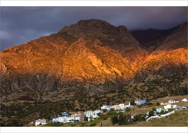 Mountains bathed in evening light, near Chefchaouen (Chaouen), Morocco, North Africa