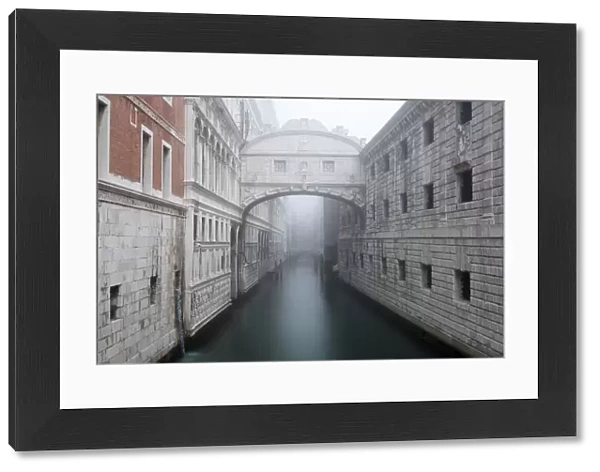 Bridge of Sighs in the fog, winter, Venice, UNESCO World Heritage site, Veneto, Italy