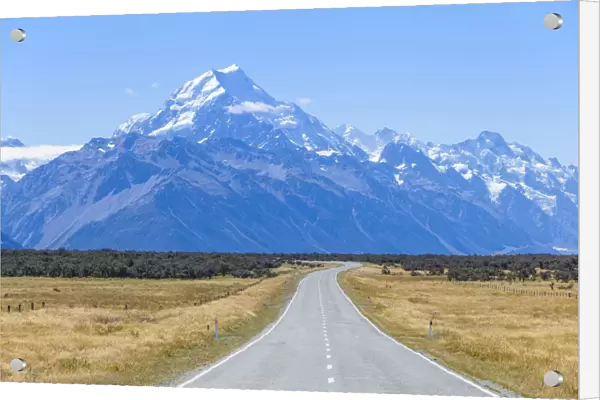 Mount Cook, empty road Highway 80, Mount Cook National Park, UNESCO World Heritage Site