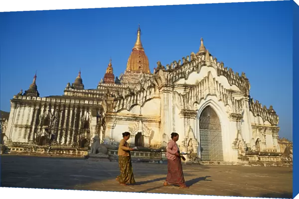 Patho Ananda temple, Bagan (Pagan), Myanmar (Burma), Asia