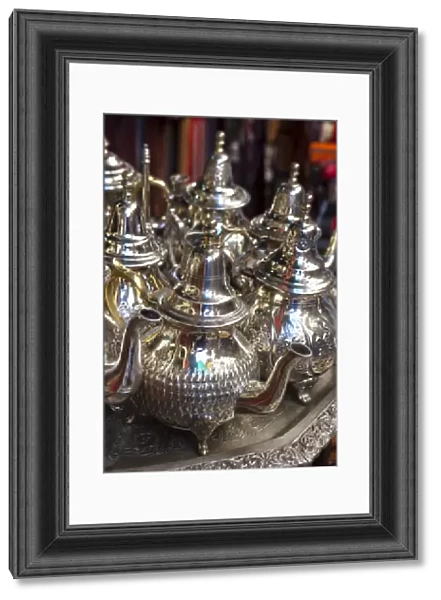 Traditional tea pots, Fes el Bali Medina, Fez, Morocco, North Africa, Africa