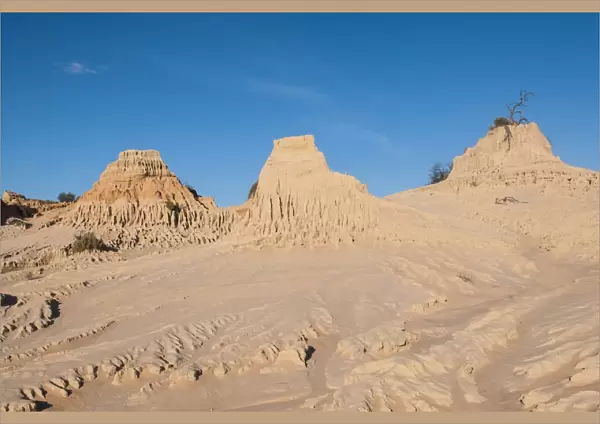 Walls of China, a series of Lunettes in the Mungo National Park, part of the Willandra Lakes Region, UNESCO World Heritage Site, Victoria, Australia, Pacific