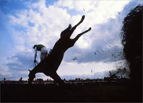 Strands of Gold and Peter Scudamore fall at Bechers Brook 1988