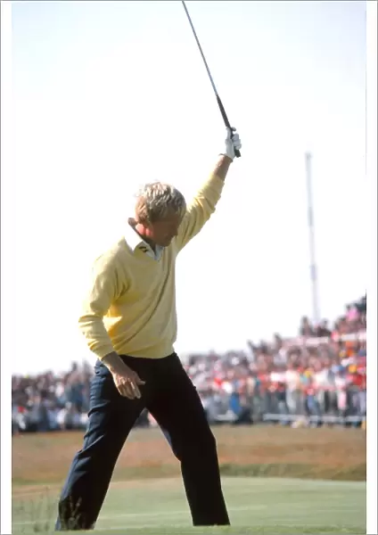 Jack Nicklaus sinks a putt during the final round of the 1977 Open