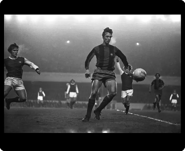 Johan Cruyff takes on Arsenal for Barcelona in 1974