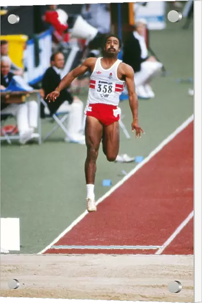 Daley Thompson on the way to winning gold at the 1986 Edinburgh Commonwealth Games